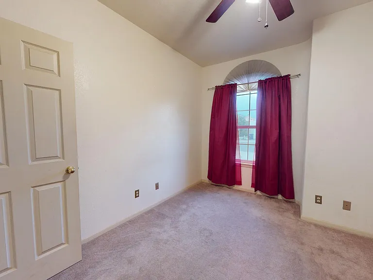 3496 Northpointe Dr — Photo 3