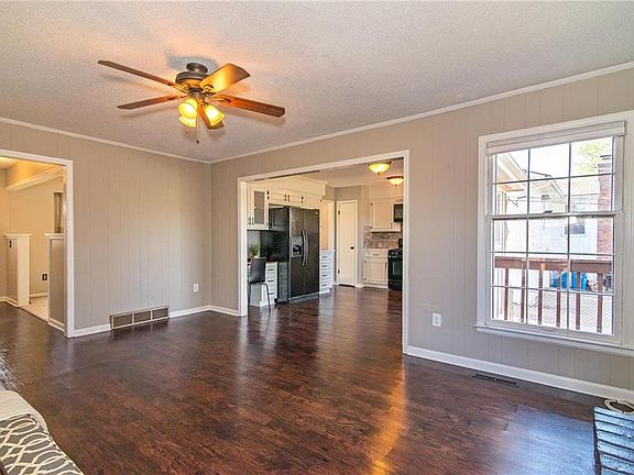 5th image of 9928 Oakridge Dr