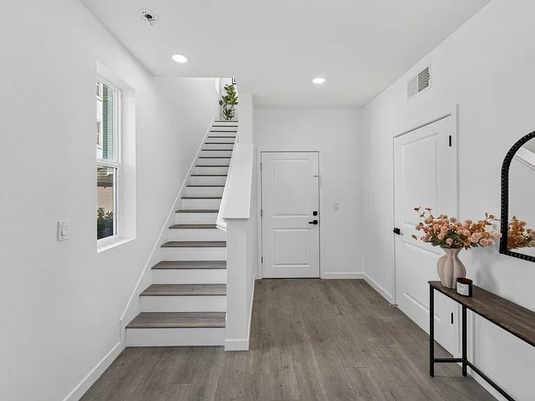 802 Garden St — Photo 9