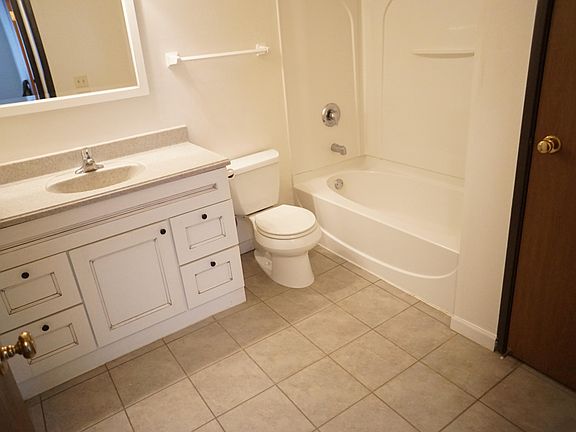 2nd image of W158N11173 Legend Ave APT 4