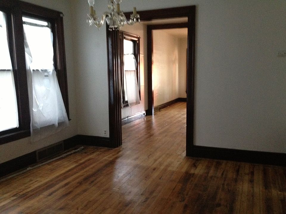 2nd image of 626 E Utica St