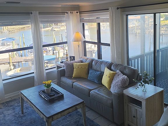 2nd image of 300 Yacht Club Dr Unit 2