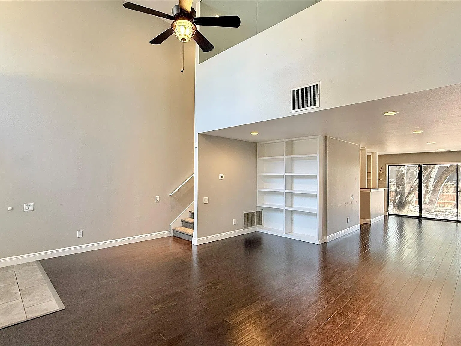 3402 Blumie St — Photo 4