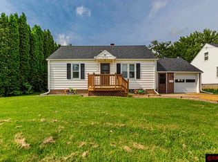 320 Leray Ave, Eagle Lake, MN 56024