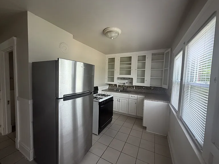 10324 Bernard Ave — Photo 11