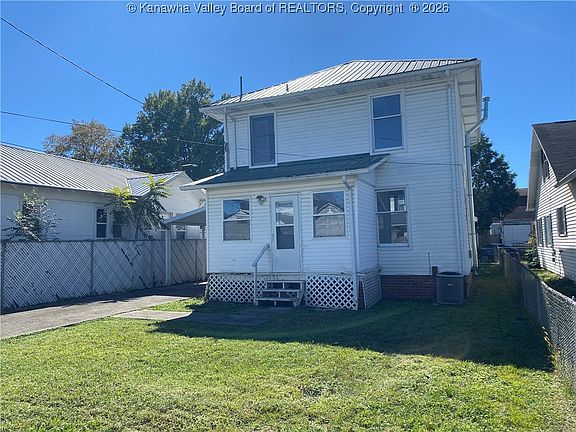 2nd image of 2318 Monroe Ave