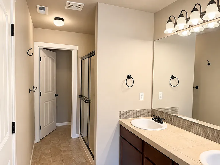 3918 Southlake Dr SE — Photo 11