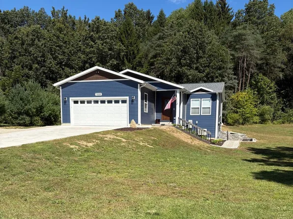11896 W Bluewater Hwy, Lowell, MI 49331