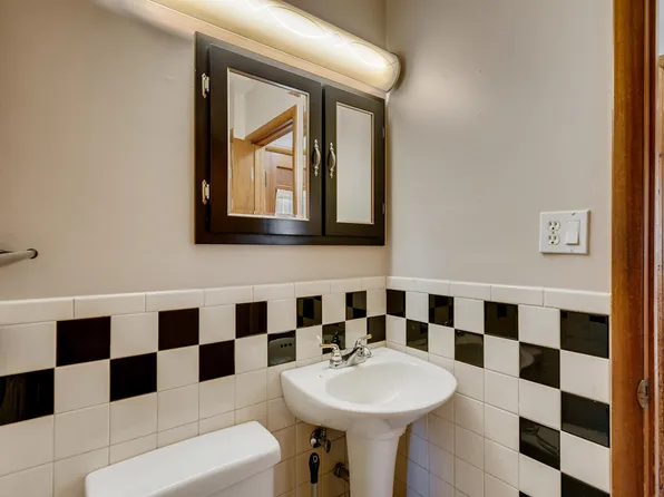 6055 S Bannock St, Littleton, CO 80120