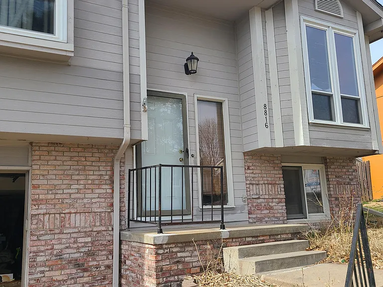 Front view of home