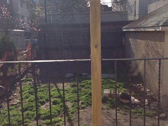 3rd image of 3011 Radcliff Ave