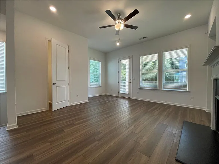 1597 Tilden Ct — Photo 15