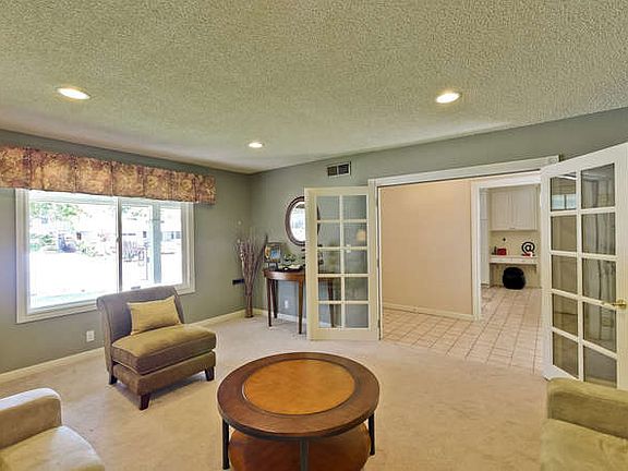 4th image of 6186 Valley Glen Dr