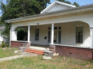 208 E 8th St, Waynesboro, GA 30830