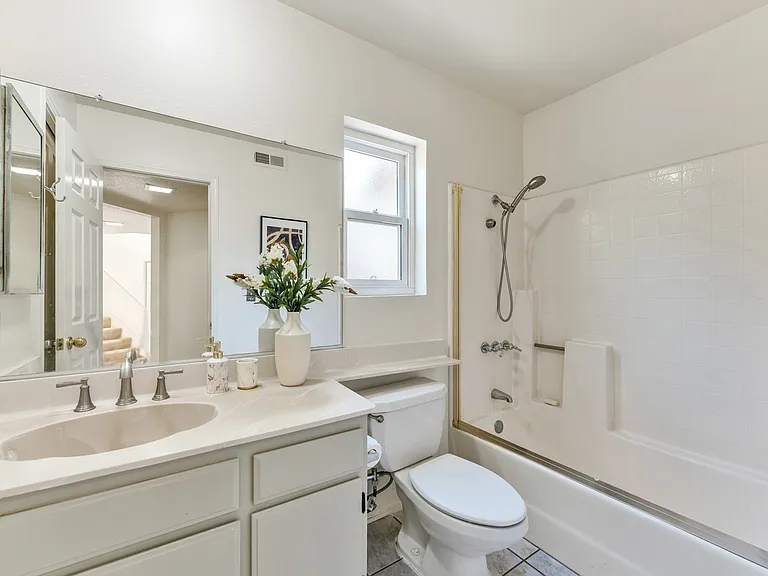 6587 Shawna Ave — Photo 13