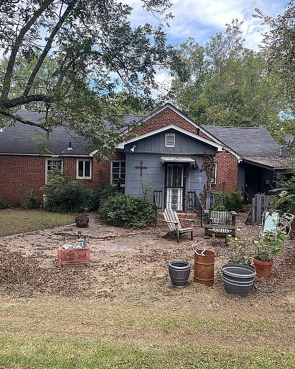 2nd image of 214 East St