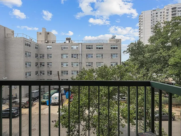 3220 Fairfield Ave #4D — Photo 15