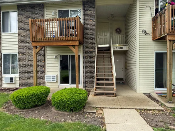 1900 Light Rd APT 111, Oswego, IL 60543