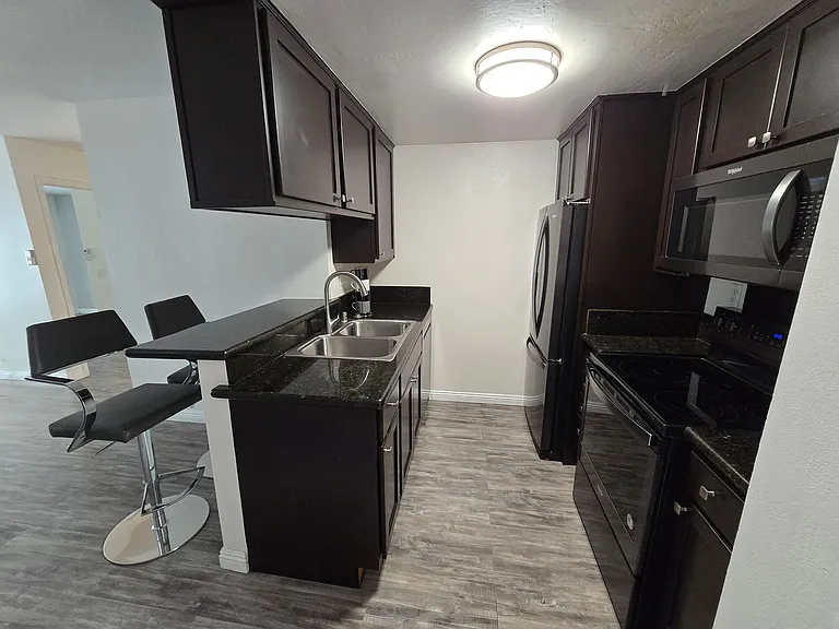 5540 Lindo Paseo #3 — Photo 8
