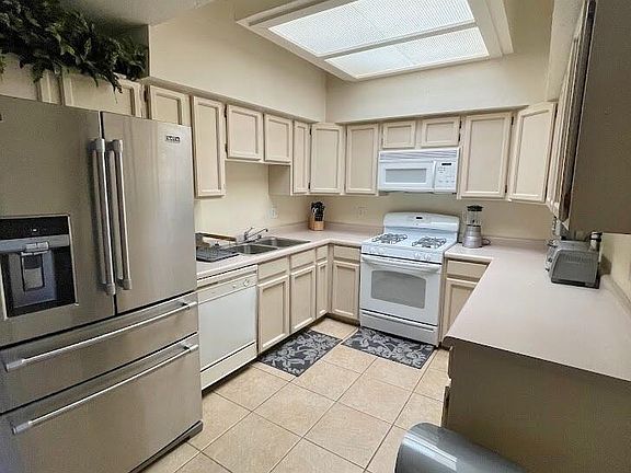 4th image of 131 N Alto Mesa Dr #A