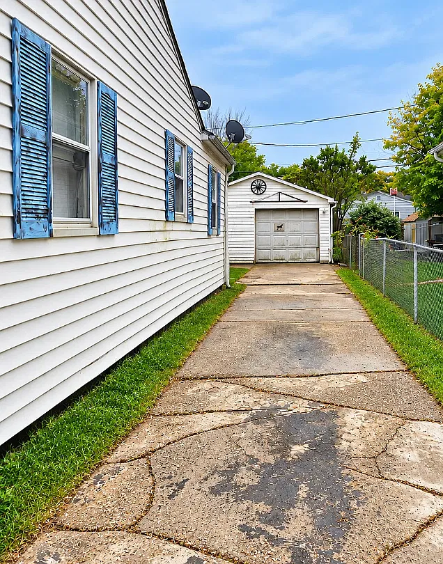 Renovated 3 Bedroom - Path to Homeownership — Photo 4