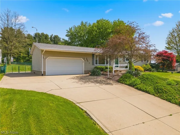 10743 Corundite Rd NW, Massillon, OH 44647