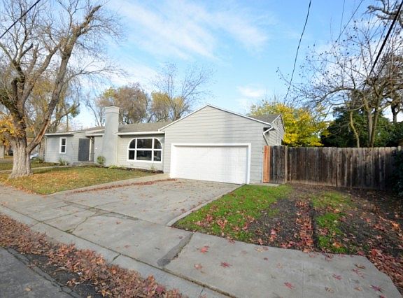 2nd image of 2934 Kensington Way