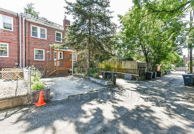 2230 Observatory Pl NW — Photo 24