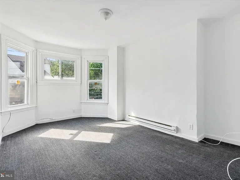 5045 Pulaski Ave — Photo 10