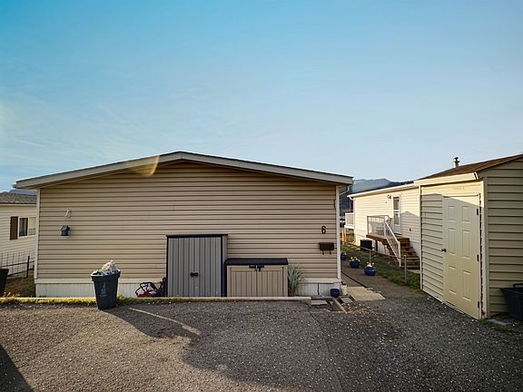 3rd image of 3099 Shuswap Rd #6