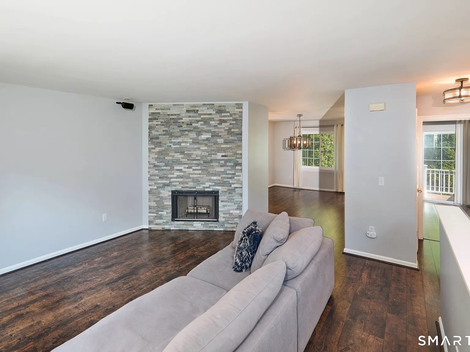 2 bed, 1.5 bath, 1874 sqft, $3,150 — Photo 2