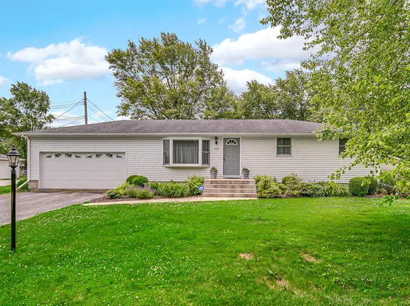 202 W Wilson St, Hebron, IN 46341