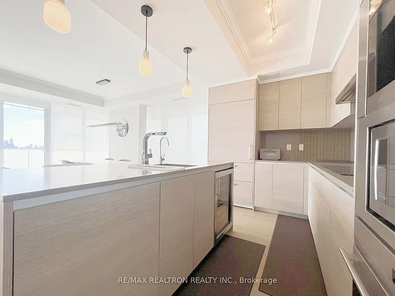200 Bloor St W #2801 — Photo 11