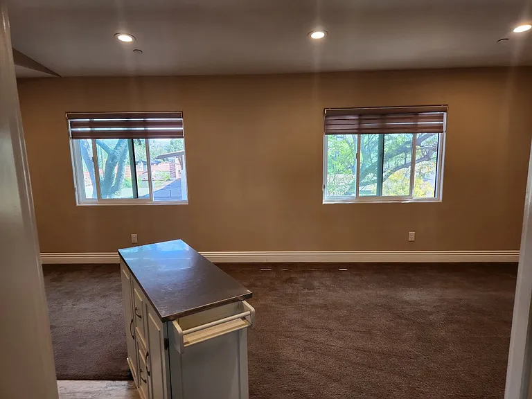 230 E Valley View Dr #B — Photo 9