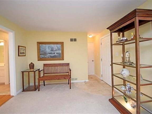 2nd image of 7224 Lakehill Dr