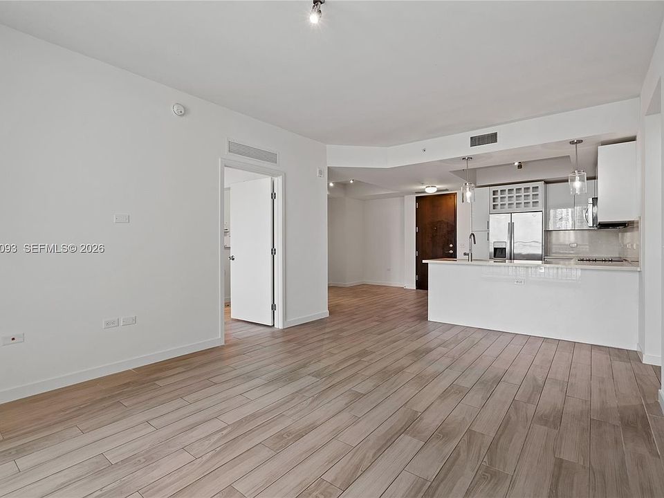 1st image of 999 SW 1st Ave #24