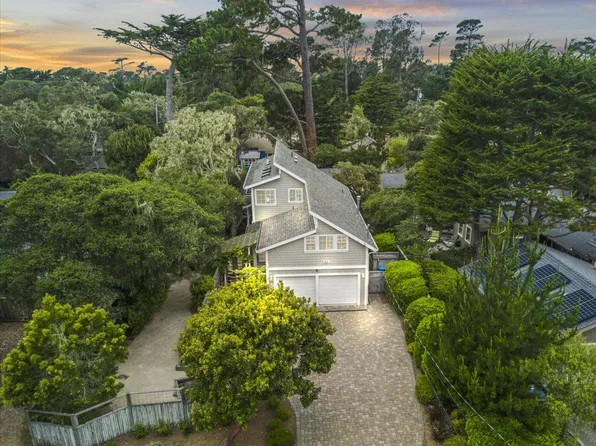 494 Grove Acre Ave, Pacific Grove, CA 93950