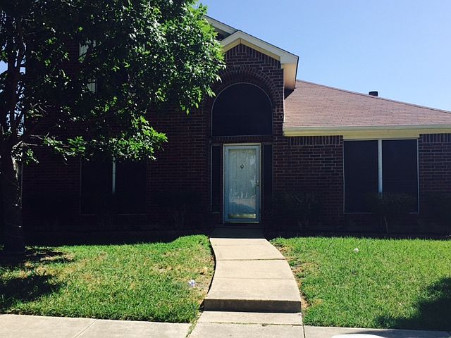 2nd image of 2600 Helen Ln