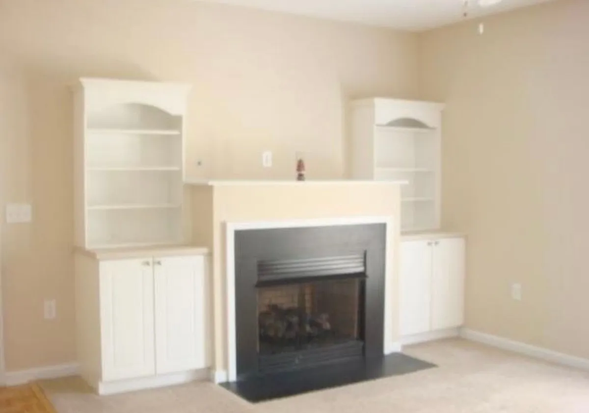 Building Photo - 323 McKenna Cir