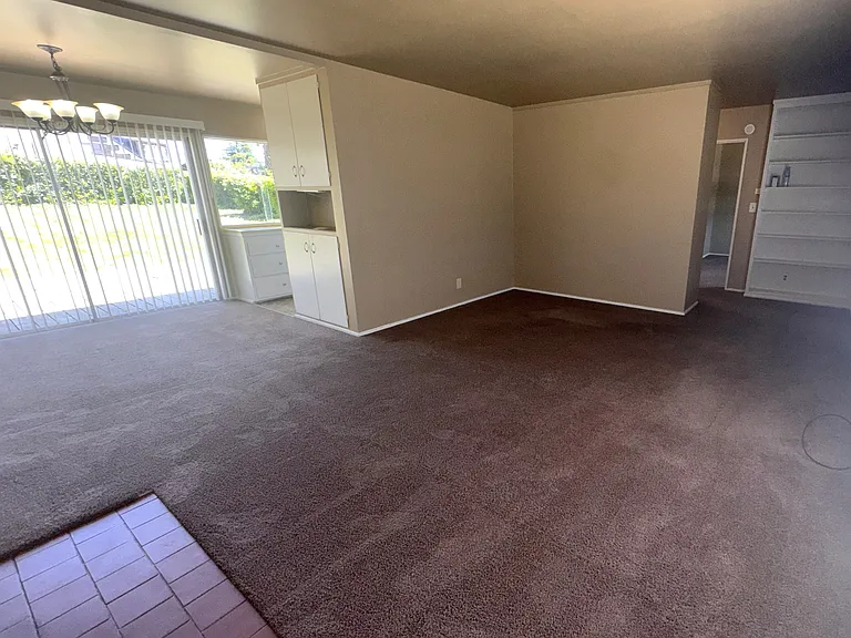 1625 Gates St — Photo 3