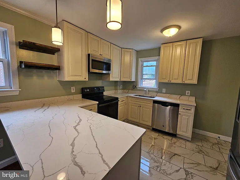 1509 Jefferson St — Photo 4