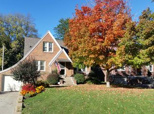 4940 N Happy Hollow Blvd, Omaha, NE 68104