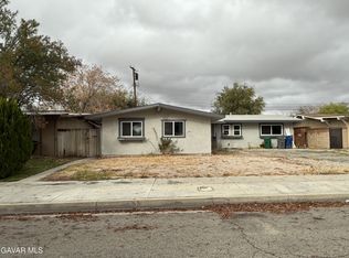 1041 W Avenue H2, Lancaster, CA 93534