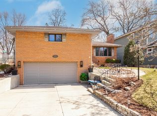 3935 Elm St, Downers Grove, IL 60515
