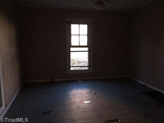 3rd image of 110 Short Morgan St