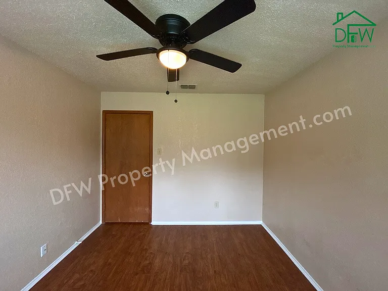 2412 Amber Hill Ln — Photo 73