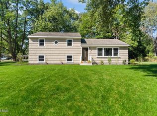 152 Okara Dr, Schenectady, NY 12303