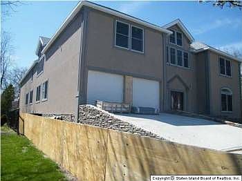 1st image of 238 Bedell Ave