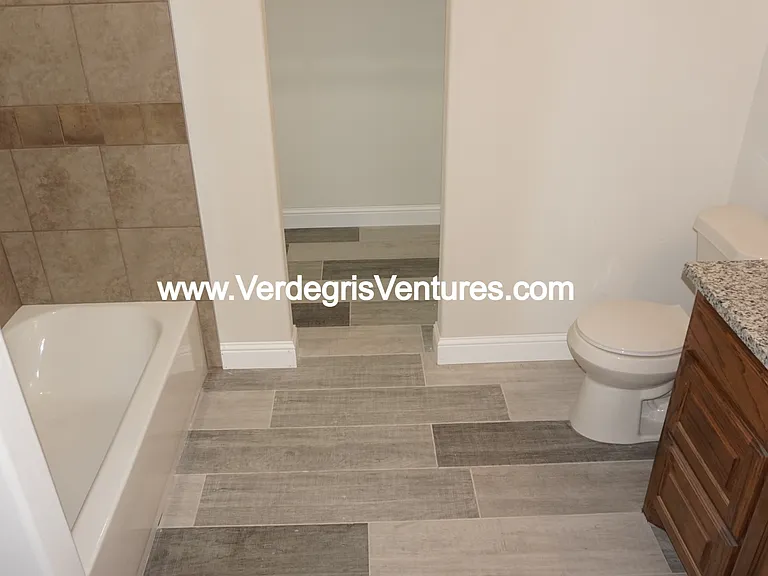 Principal bathroom