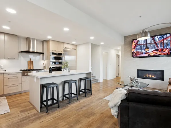 14022 N Bluff Rd #501, White Rock, BC V4B 3C3